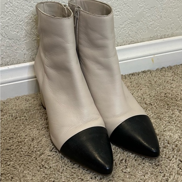 Seychelles two-tone booties. Size 7. Gently worn - Picture 5 of 9